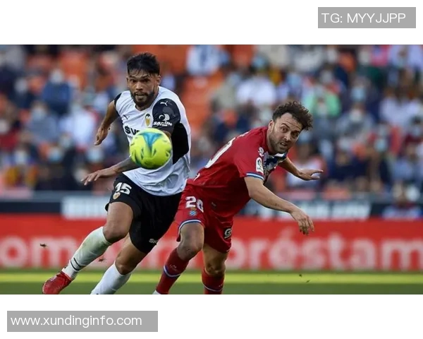 西班牙足球甲级联赛历史与现状分析：球队、球员与战术演变探讨